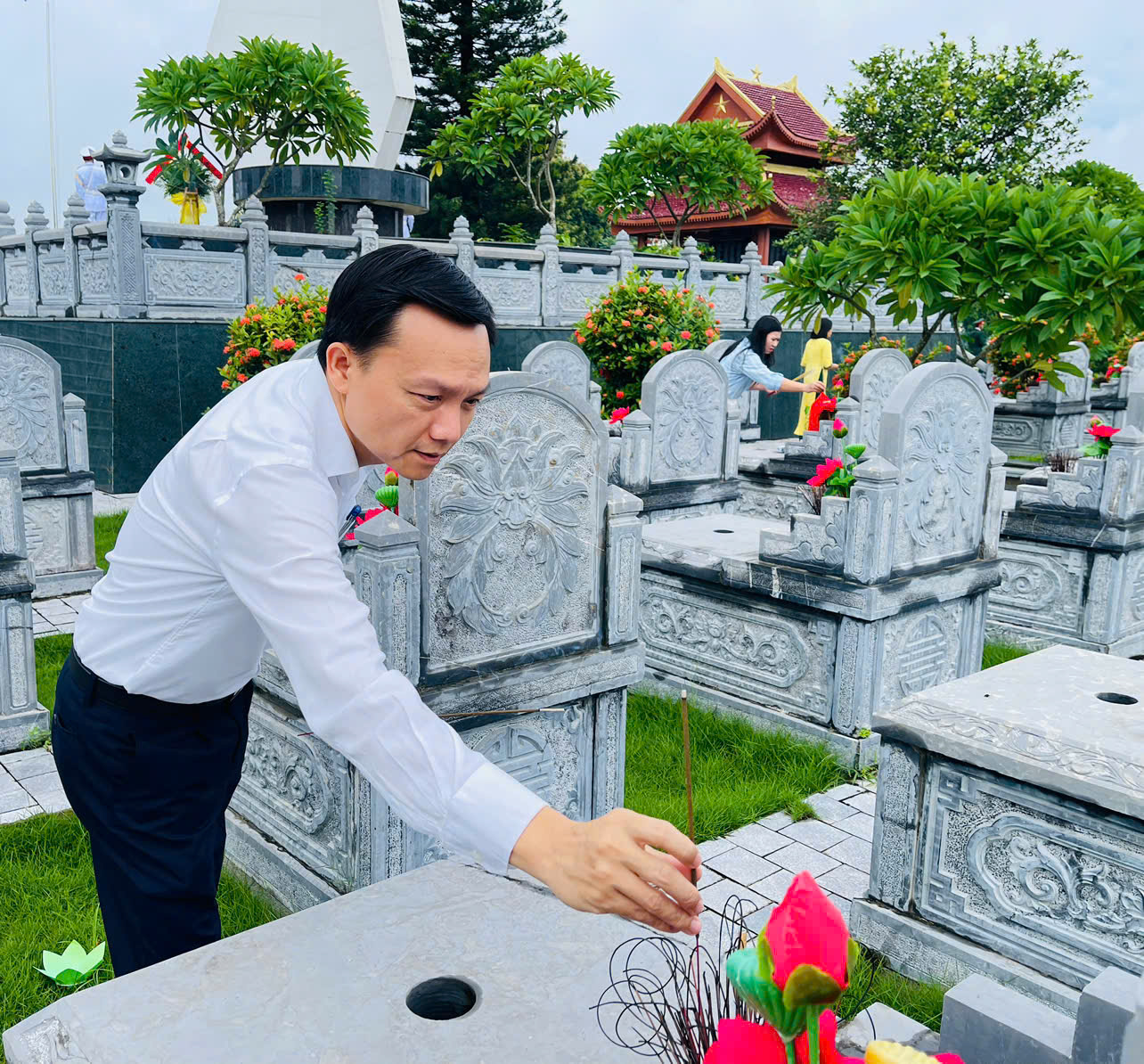 Anh-tin-bai